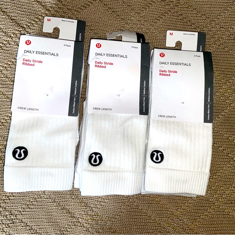 Lululemon crew length socks